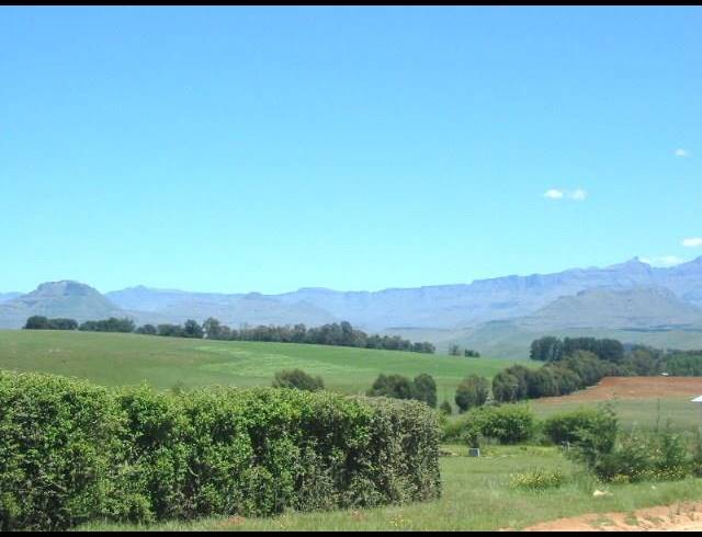 9,632M² VACANT LAND FOR SALE IN UNDERBERG